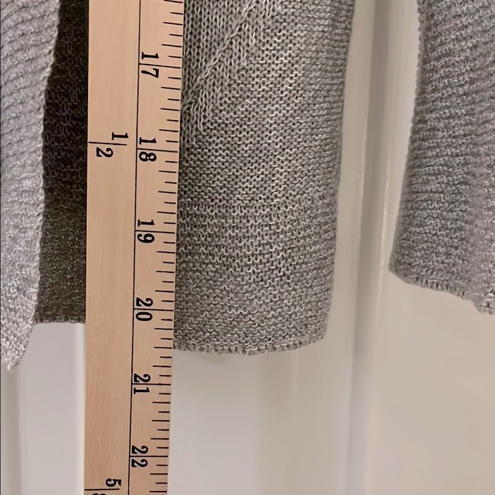 Elegant Soft Pastel Heathered Gray Women's Sweater Size M - Picture 5 of 8